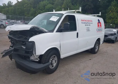 2017 Chevrolet Express 2500 Work Van z USA, uszkodzony, nr VIN 1GCWGAFF9H1317207